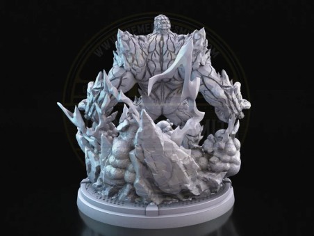 Titan Hulk Figure