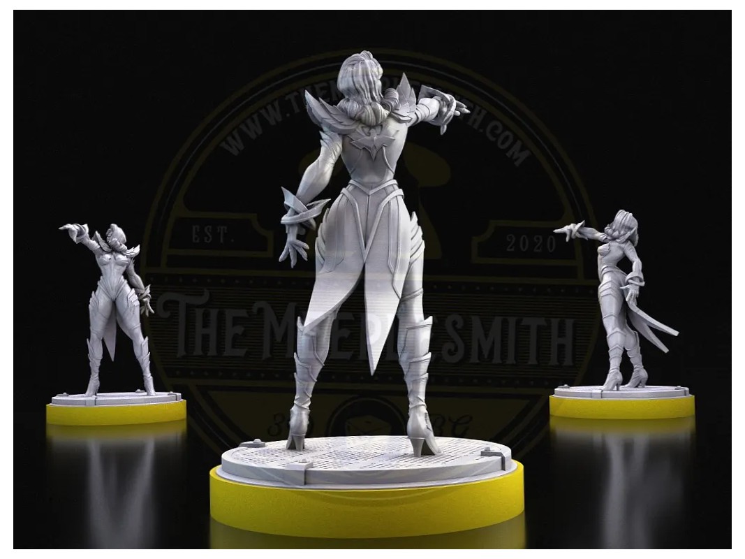 Diamond Phoenix – Psychic Queen Miniature